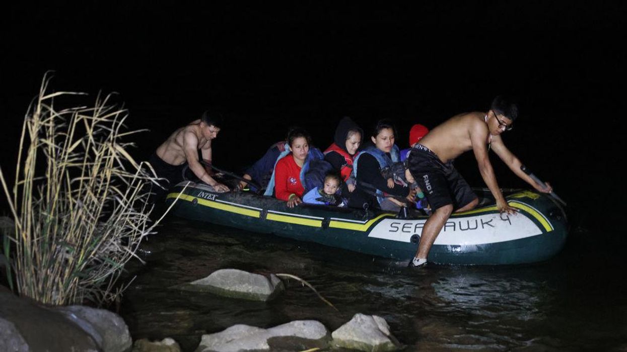 1,000 migrants a day are sneaking into US past preoccupied Border Patrol agents: report