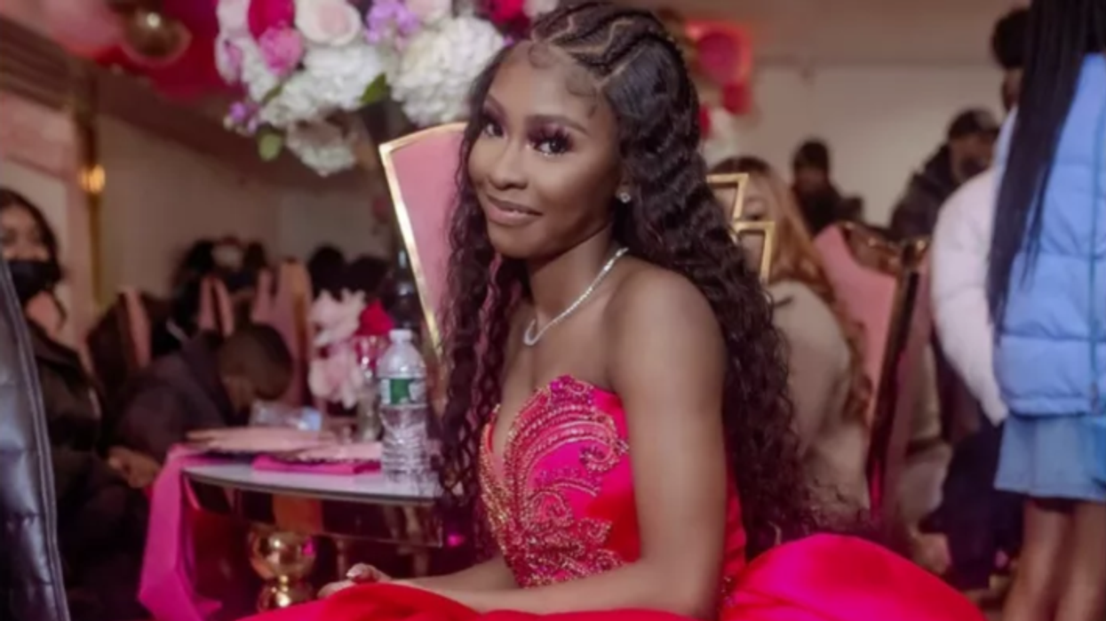 16-year-old cheerleader captain stabbed to death during high school parade, 15-year-old female suspect arrested