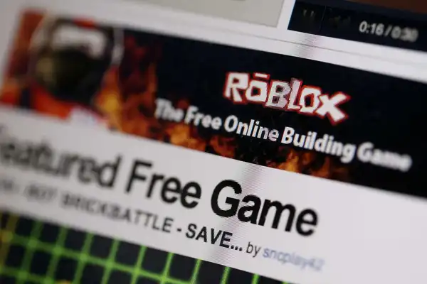 19-year-old drove for 22 hours straight to kidnap 2 underage girls he met on Roblox game, police say