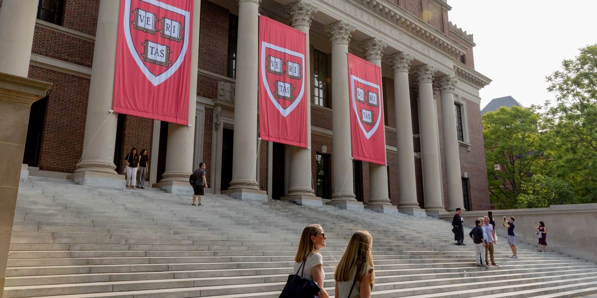 2 suspects flee 'intentional' 3 a.m. explosion at Harvard Med School