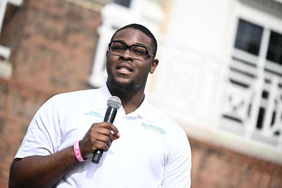 23-year-old mayor booted from office after sexting with high school student, alleged misuse of city funds