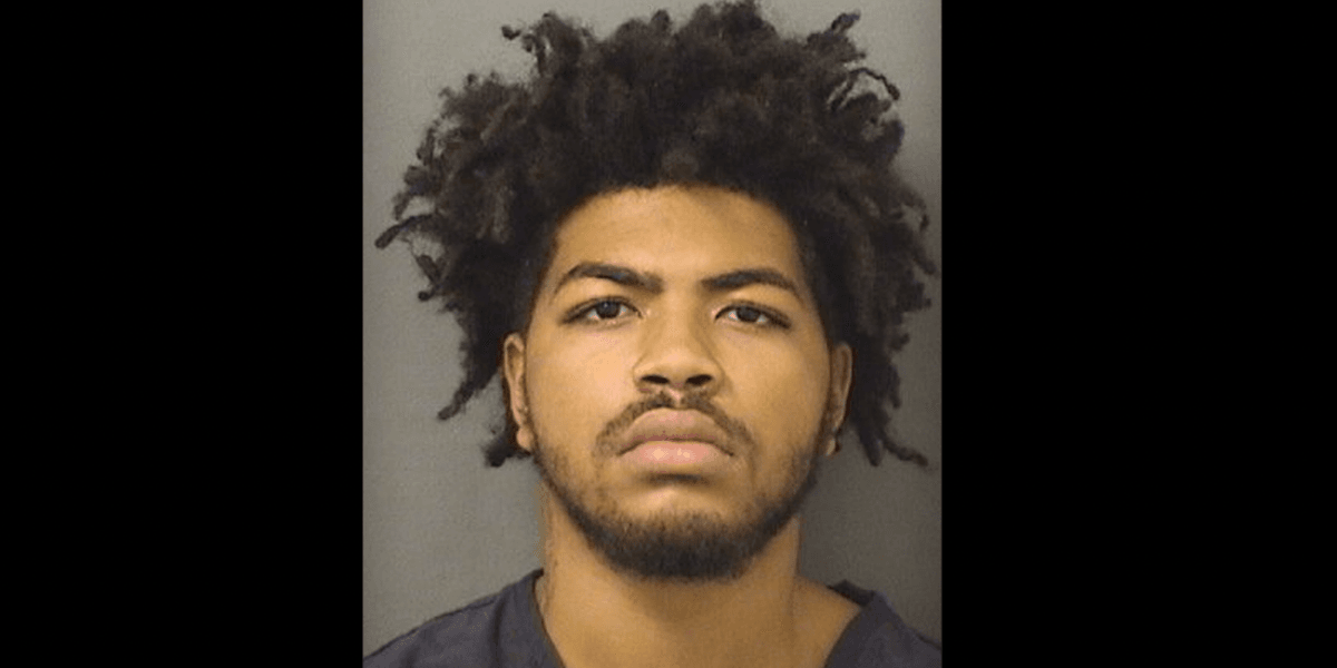 3 female customers at Florida Taco Bell allegedly use water cup for soda — then employee opens fire after argument