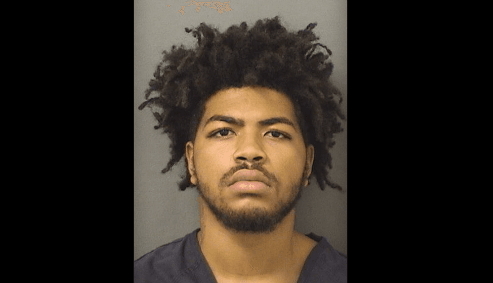 3 female customers at Florida Taco Bell allegedly use water cup for soda — then employee opens fire after argument