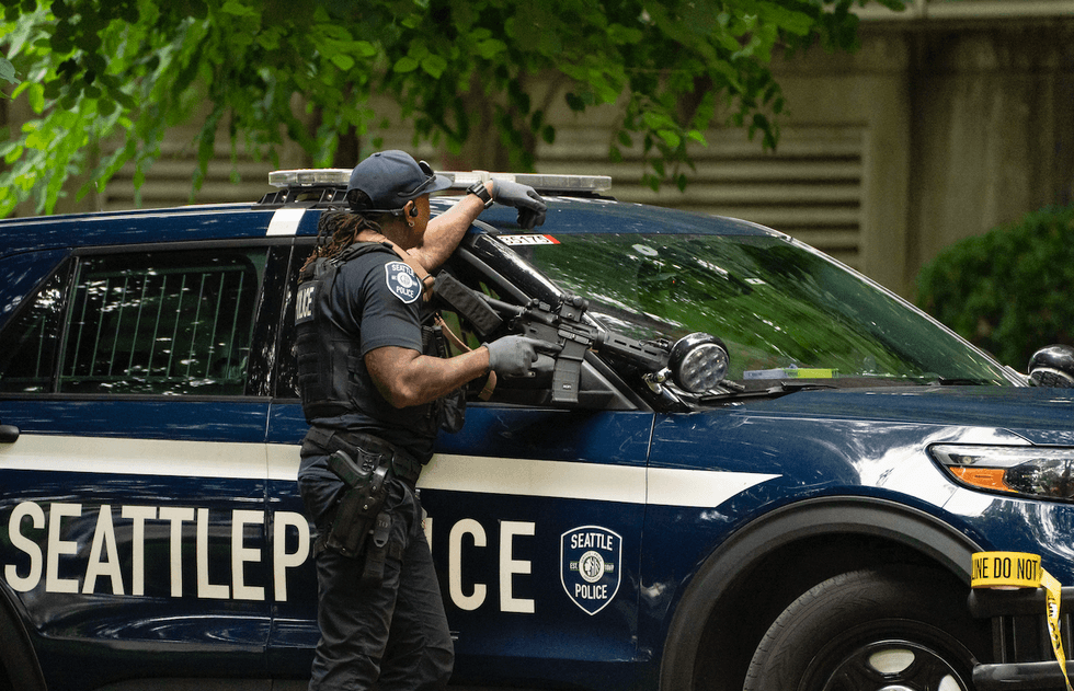 3 killed, 4 wounded in shooting at Seattle food festival; 1 suspect arrested, the other still on the loose