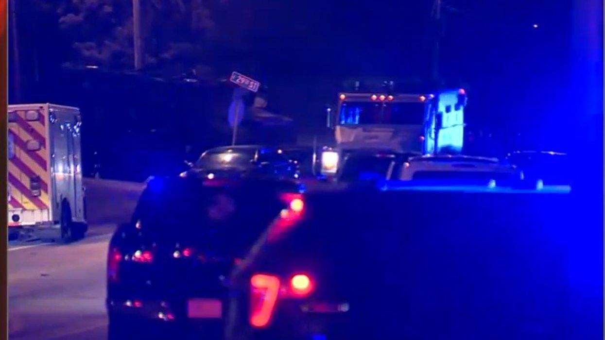 3 police officers shot serving warrant in Kansas City, sparking long standoff with suspect