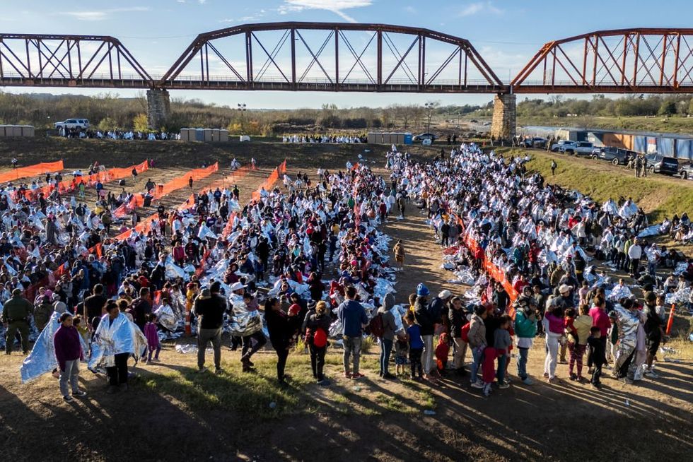 30‚000 migrants with possible ties to terrorism or other ‘nefarious activity’ released into US: Report
