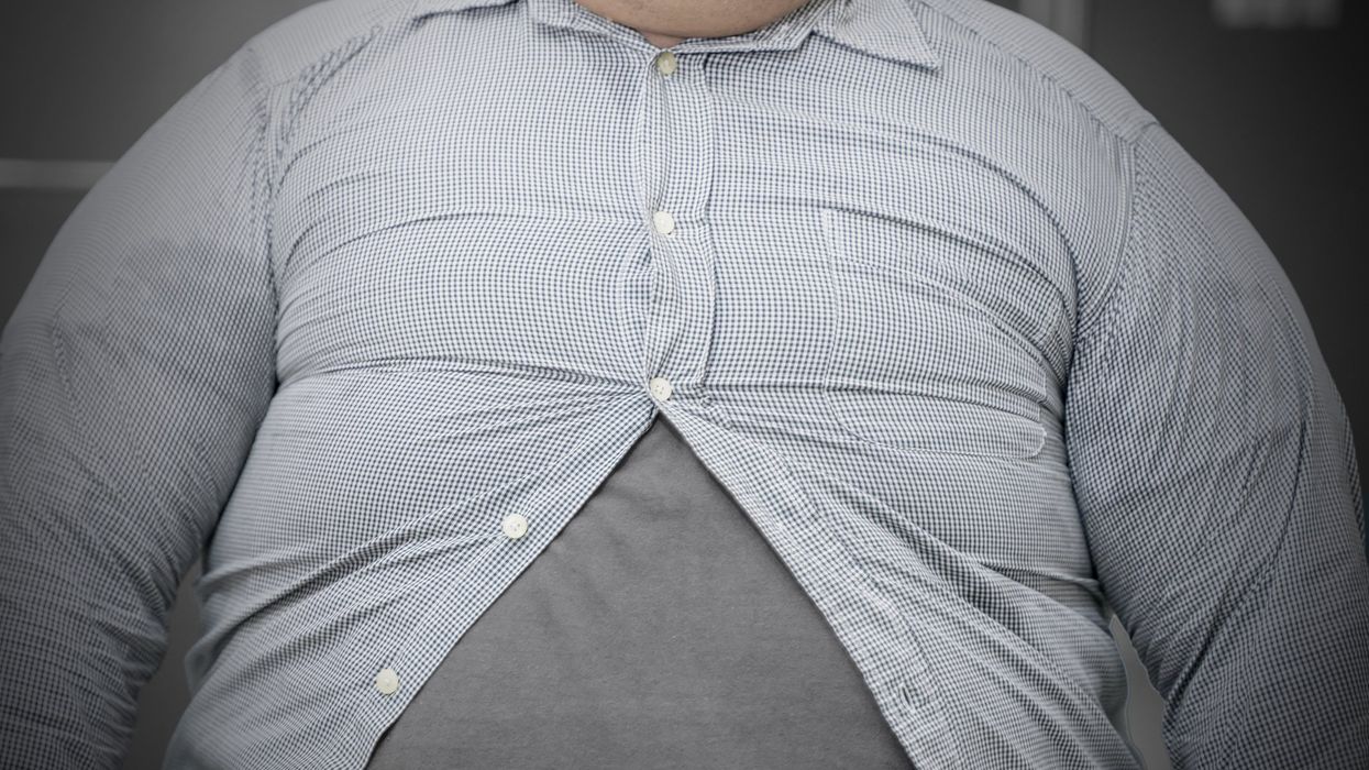 400-pound former student who can barely walk sues university for weight discrimination after he cannot become gym teacher