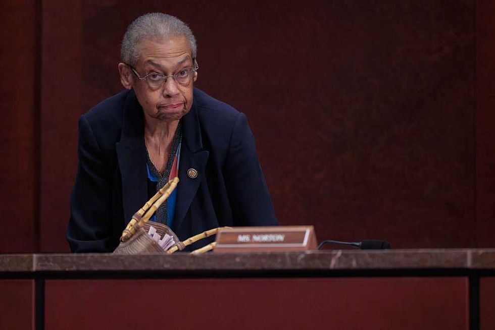 88-year-old Democrat brings campaign to a screeching halt