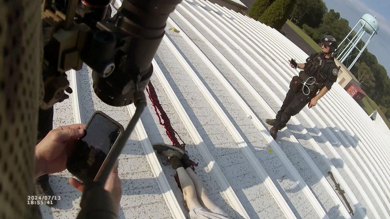 Bystander video captures desperate police scramble to spot would-be Trump assassin