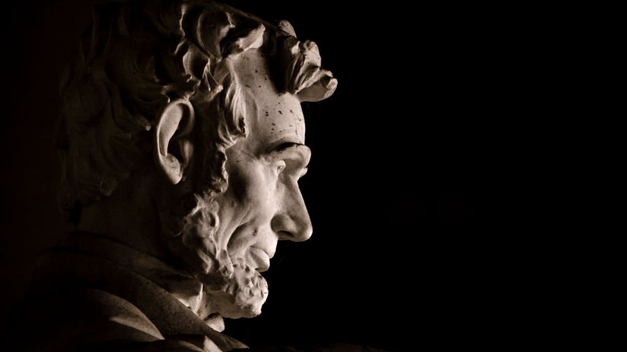 Abraham Lincoln targeted for theatrical character assassination; filmmaker suggests he was a philandering homosexual