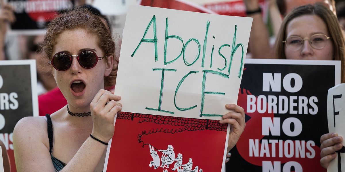 Activists claim to thwart operation to ‘abduct’ high schoolers — ICE says agents were after murder suspect Activists claim to thwart operation to ‘abduct’ high schoolers — ICE says agents were after murder suspect