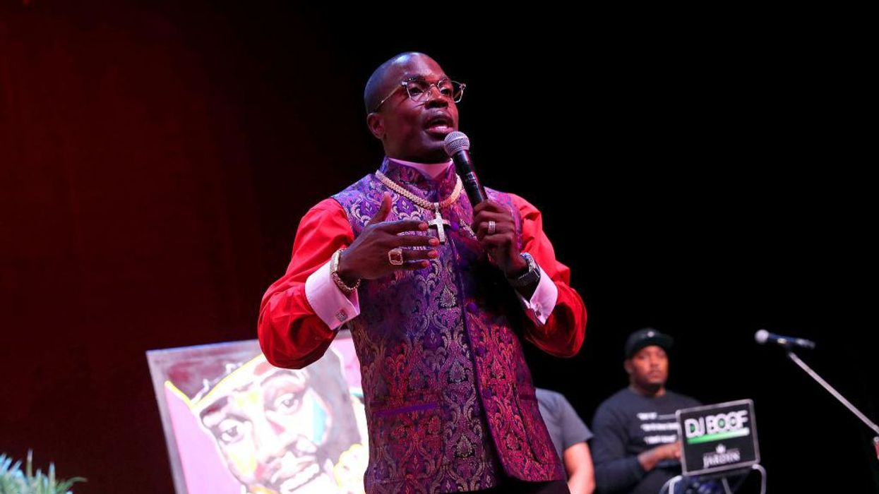 After being robbed during livestream of worship service, NYC bishop says, 'I think all pastors should be able to get permits for pistols'