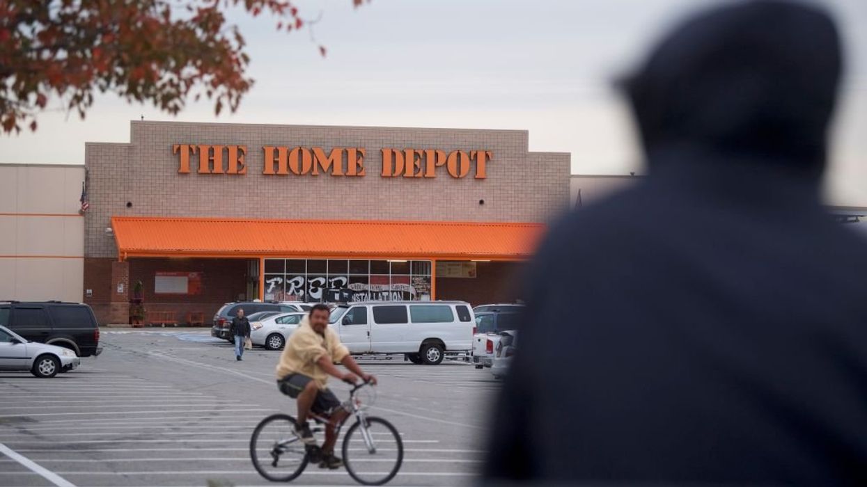 'Aggressive and harassing' migrants, thieves prompt a New York Home Depot to deploy security guards with dogs