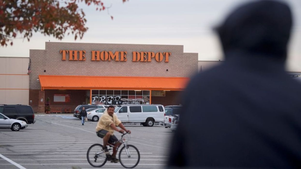 'Aggressive and harassing' migrants, thieves prompt a New York Home Depot to deploy security guards with dogs