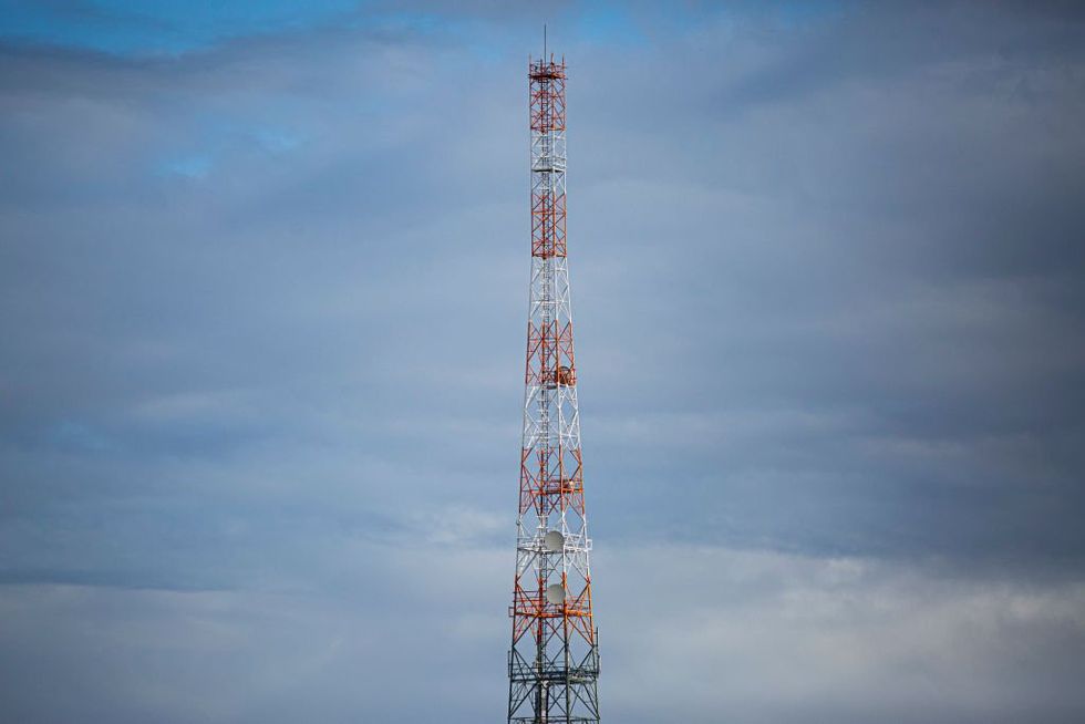 Alabama thieves steal 200-foot radio tower without anyone noticing‚ knocking AM station off the air