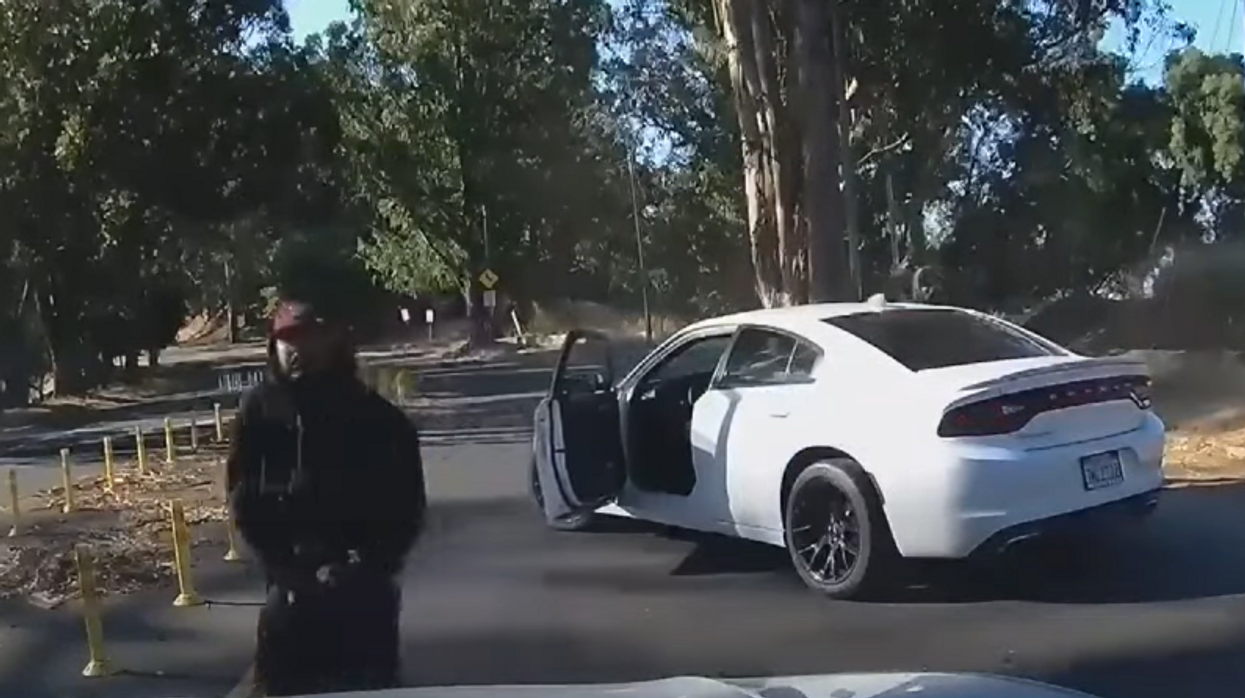 Alarming dashcam video shows California woman barely escaping Oakland carjacking: 'You've got to have a plan'