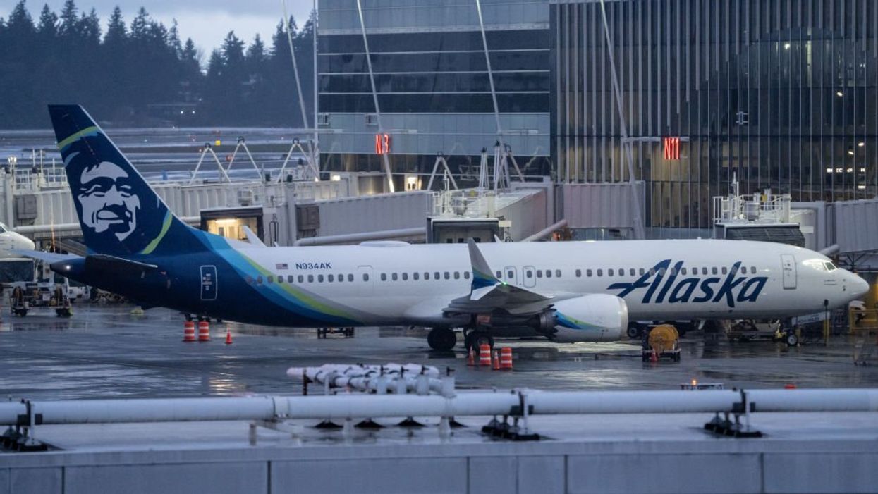 Alaska Airlines resumes flying grounded planes after terrifying ...