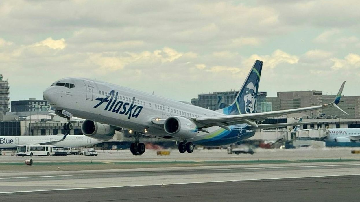 Alaska Airlines windshield cracks upon landing in latest drama involving Boeing jets