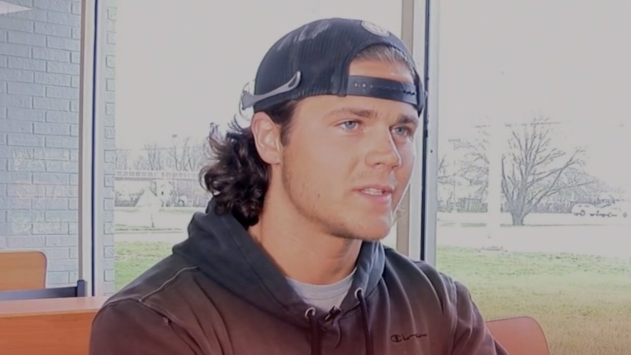 'All glory to God': Former wrestler doesn't let thug get away with physically abusing female Subway employee