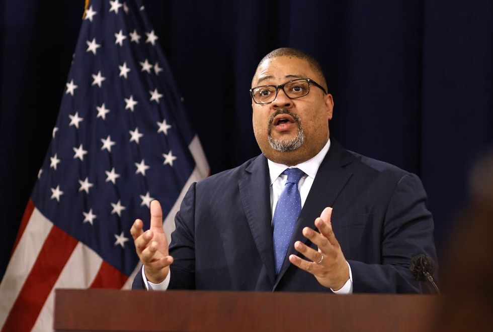 Alvin Bragg indicts 7 migrants accused of attacking NYPD officers — only after critics torch DA for no-bail release