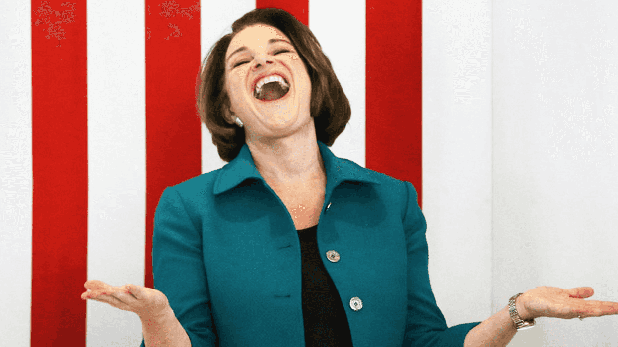 Amy Klobuchar caught (again) doing the same thing over and over