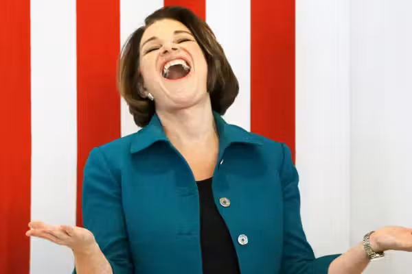 Amy Klobuchar caught (again) doing the same thing over and over