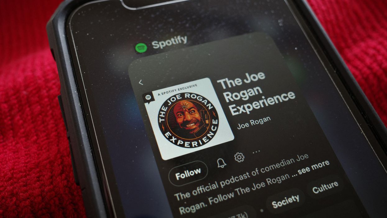Andrew Yang tweets — and deletes — support for Joe Rogan