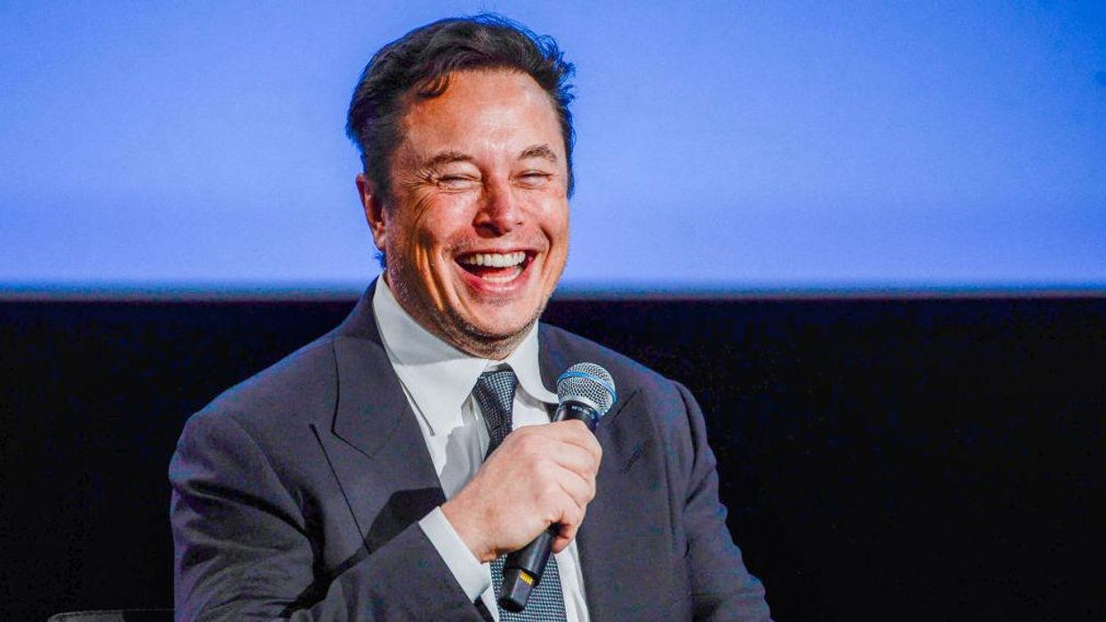 Angry Dem senator threatens Elon Musk after Musk savagely mocks him: 'Why does your pp have a mask!?'
