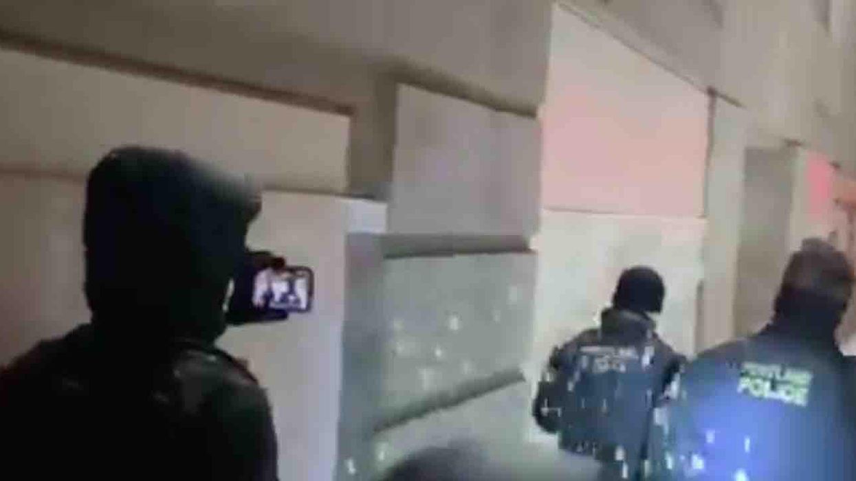 Antifa militants have their way with Portland cops, throwing snowballs at their backs before officers finally take cover in bureau