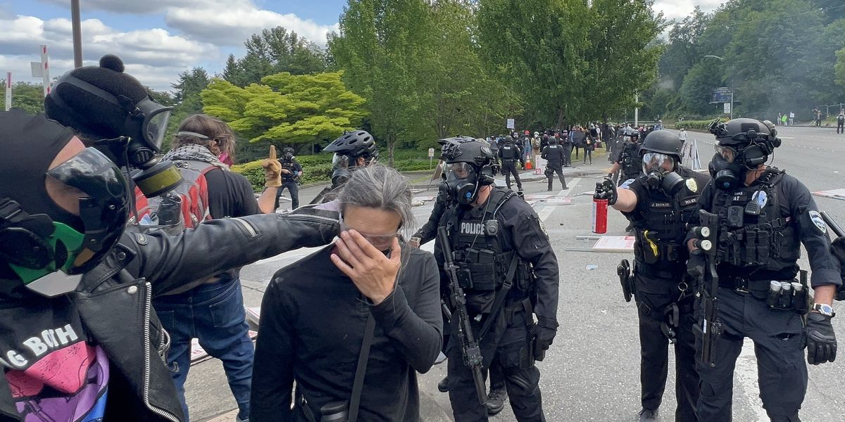 Antifa mobilizes in the Pacific Northwest to attack DHS locations and agents Antifa mobilizes in the Pacific Northwest to attack DHS locations and agents