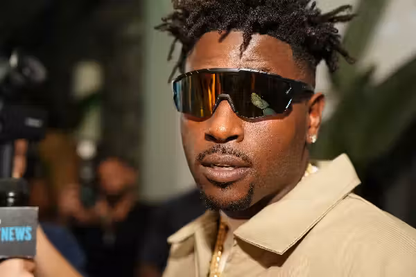 Antonio Brown extradited from Middle East on attempted murder charge after accusations from Super Bowl show activist