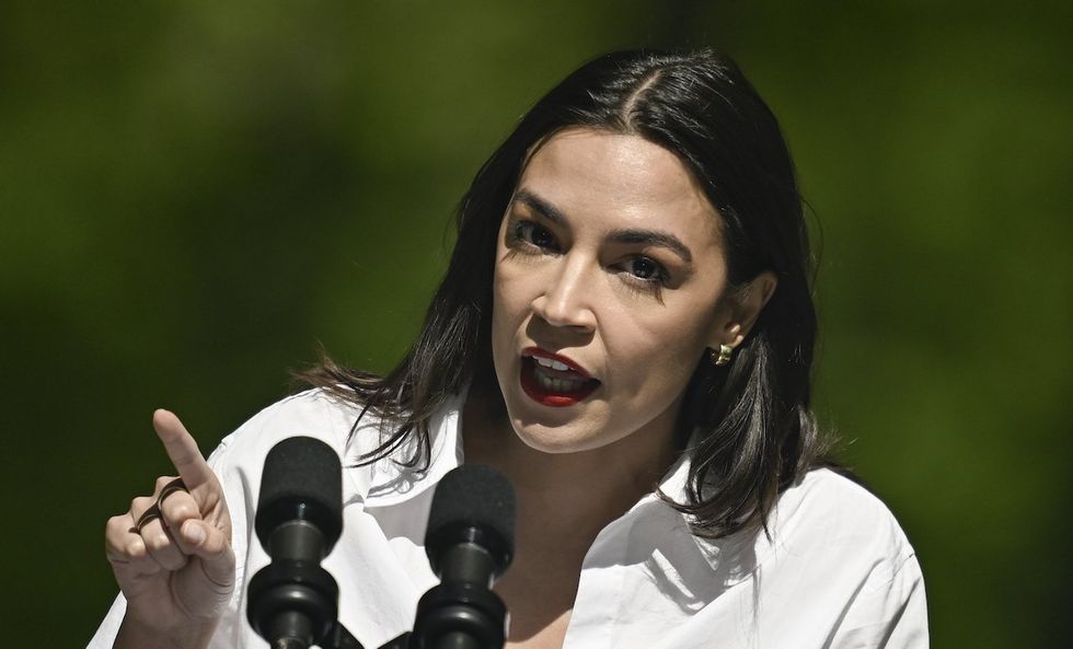AOC condemns calling cops over &apos;nonviolent demonstrations of young students.&apos; Observers hit back with the facts.