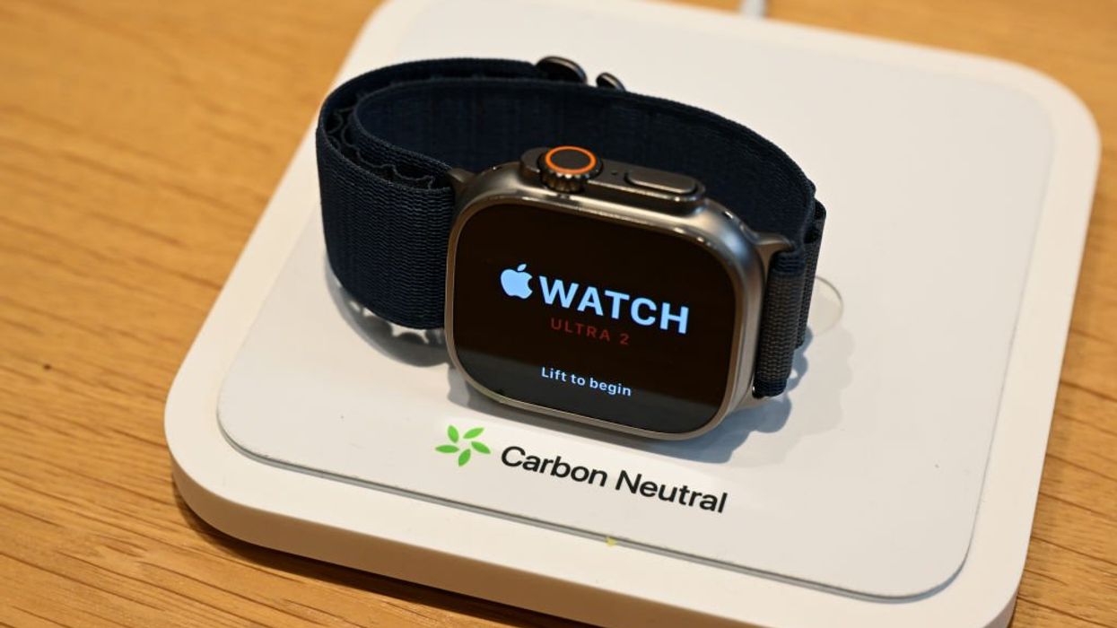 Apple Watch helps identify Florida airport employee who allegedly stole woman's luggage