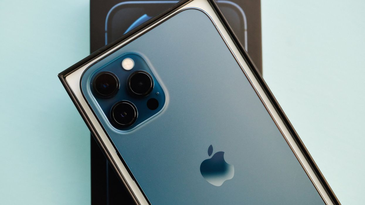 Apple’s monopoly is killing the American phone dream