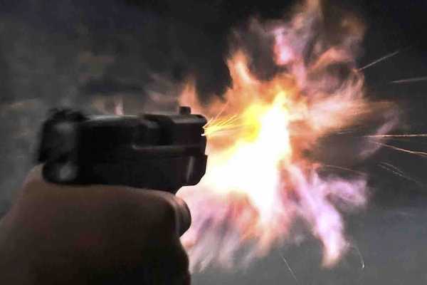 Armed male enters Florida home, won't leave — then threatens homeowner while advancing toward him. But victim also is armed.