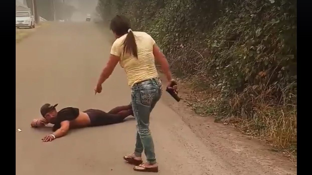Armed Oregon woman holds suspected arsonist at gunpoint until cops arrive