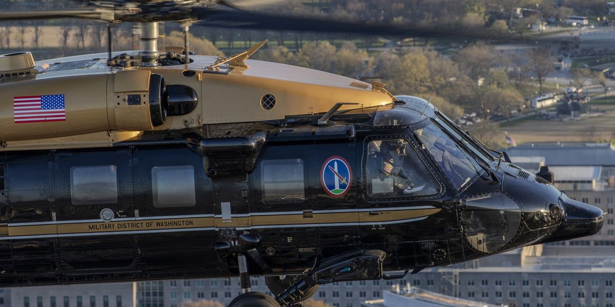 Army VIP gold-top helicopter flights are common in busy DC air corridor | Blaze Media