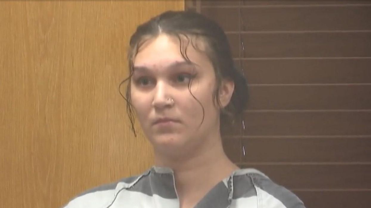 Former Hooters waitress, charged with first-degree murder, offers to pay bond with money she earned on OnlyFans