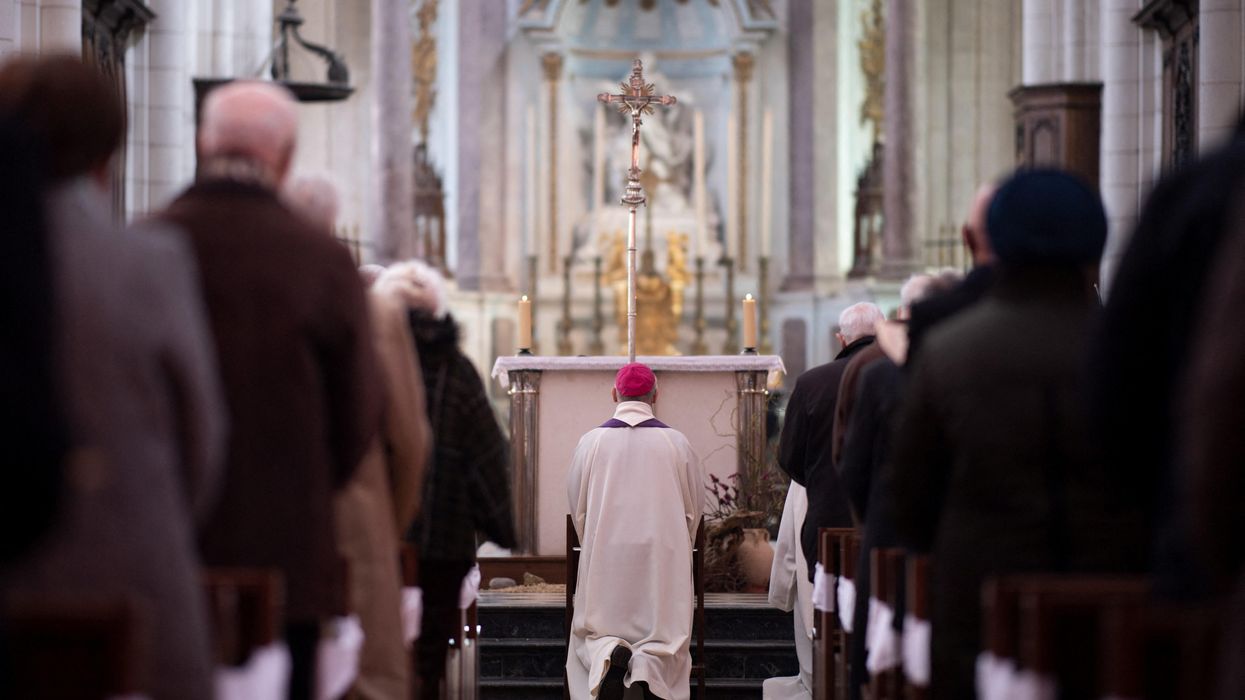 Aussie police spark outrage after barging into church and stopping mass to enforce COVID mask mandate
