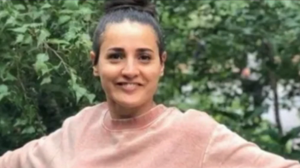 Award-winning artist 'instantly paralyzed' after being pushed into moving train in NYC subway attack