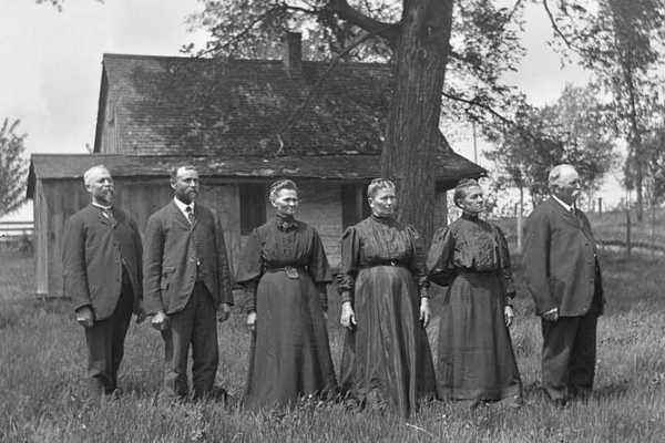 Back to Black: We need a return to mourning etiquette