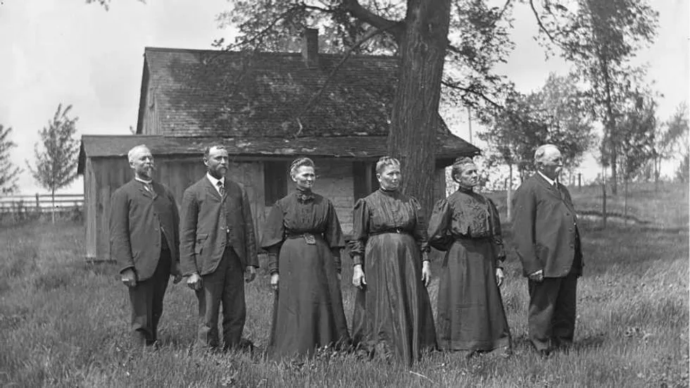 Back to Black: We need a return to mourning etiquette