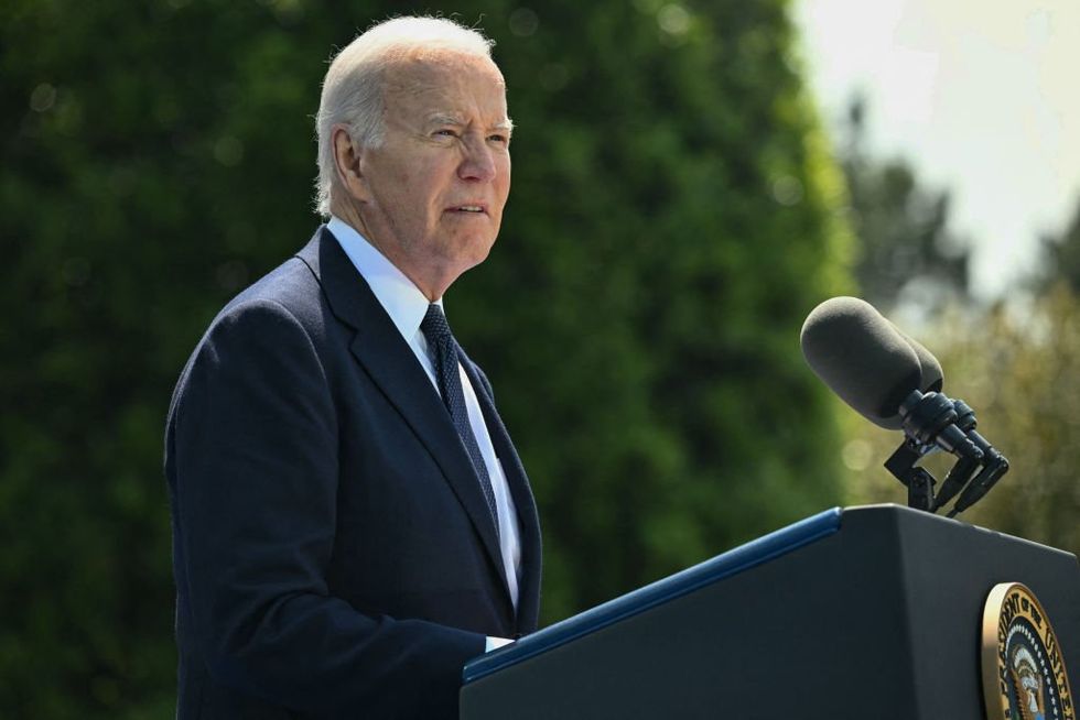 Biden barely holds it together during 80th anniversary of D-Day landings