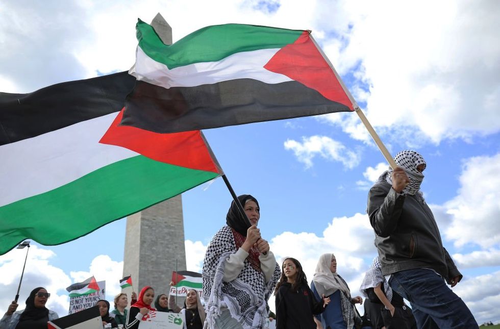 Biden considers bringing Palestinians to US as &apos;refugees&apos;: Report