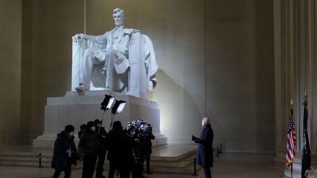 Biden doesn't wear mask at Lincoln Memorial hours after mandating masks be worn at all federal property