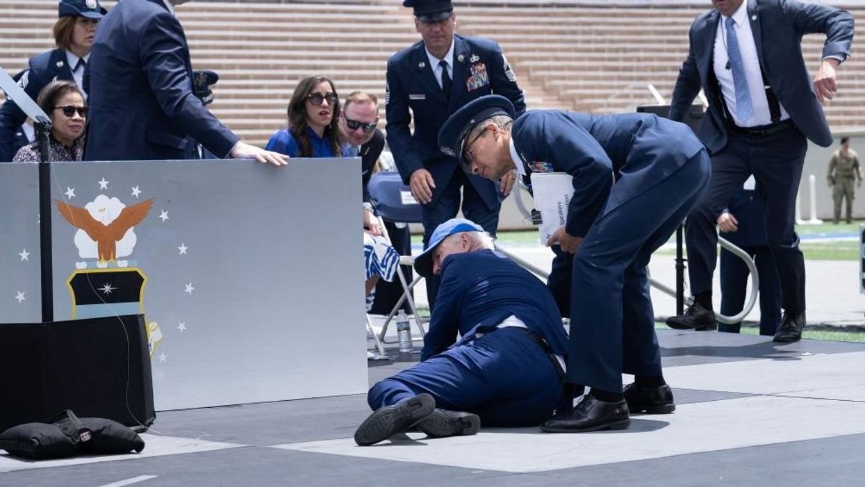 Biden finds scapegoat to blame for his big fall — then reporter reveals what happened when he exited Marine One