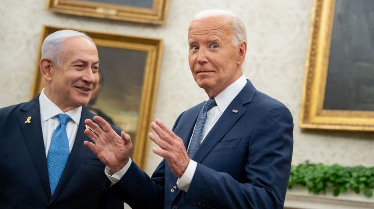 Biden meets with Israeli PM for just 134 seconds before kicking out reporters — but one head shake tells a story