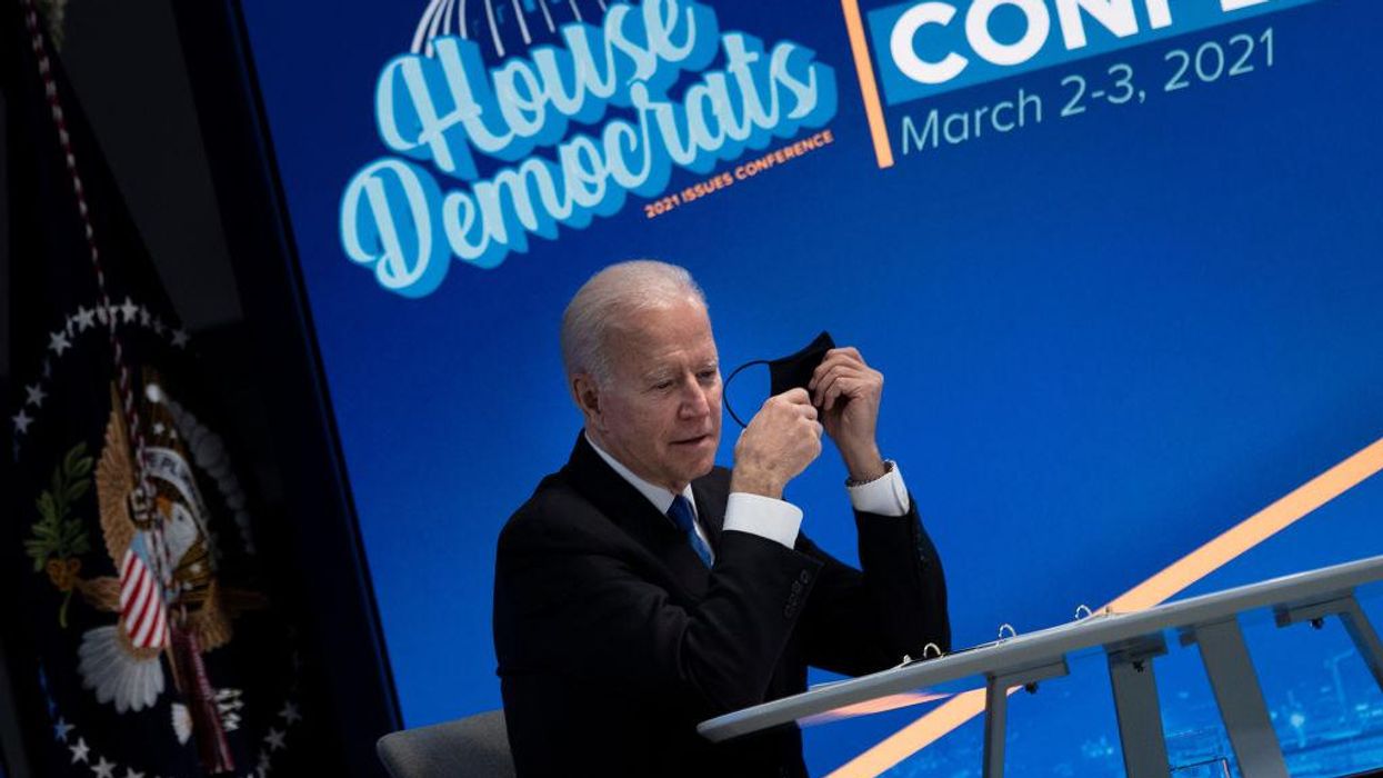 Biden's live feed immediately cut off after he offers to take questions; president sets record for most days without solo press conference