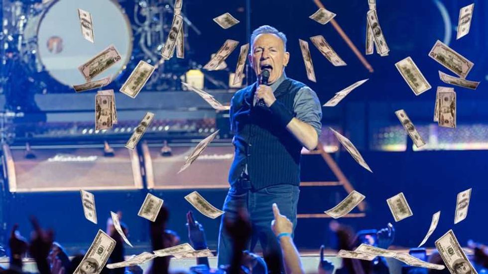 Billionaire Bruce blasts 'rich men' in latest concert rant