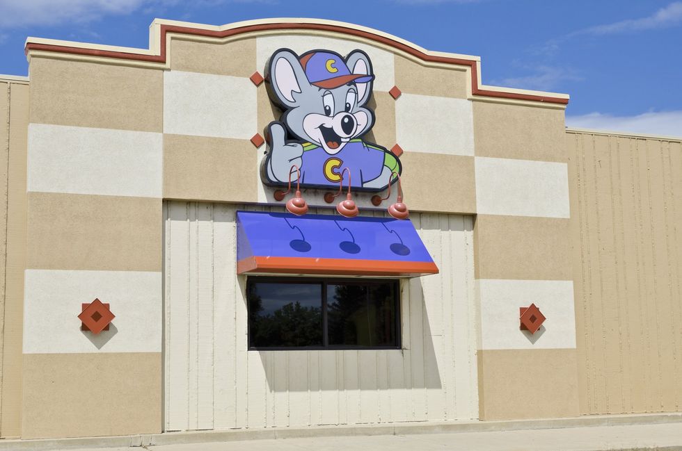 Bizarre bodycam video shows Florida cops arresting Chuck E. Cheese mascot as kids, parents watch in shock